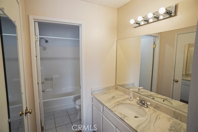 Detail Gallery Image 12 of 21 For 27617 Nugget Drive #1,  Canyon Country,  CA 91387 - 3 Beds | 3 Baths