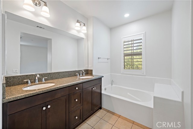 Detail Gallery Image 14 of 47 For 959 N Sunrise Ln a,  Azusa,  CA 91702 - 3 Beds | 2/1 Baths