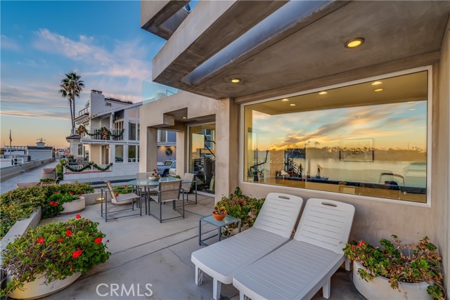 Detail Gallery Image 34 of 50 For 512 S Bay Front, Newport Beach,  CA 92662 - 3 Beds | 2/1 Baths