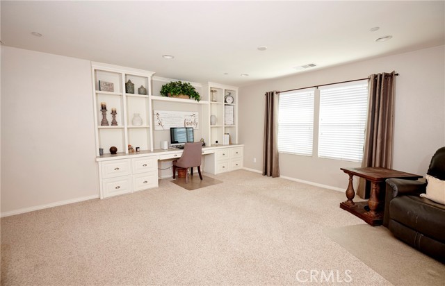 4049 Running Oak Lane, San Bernardino CA: https://media.crmls.org/medias/8799f511-289b-40de-875e-40a67c8d0b0c.jpg