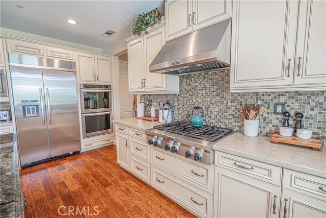 22348 Driftwood Court, Saugus CA: https://media.crmls.org/medias/879a4710-eaa9-48b1-b305-1ef38ffe0a44.jpg