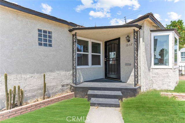 1357 Amalia Avenue, Los Angeles CA: https://media.crmls.org/medias/879a9302-8adb-4785-aa1a-3f0e26cb836a.jpg