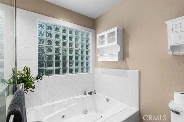 12 Smith Brothers Court, Chico CA: https://media.crmls.org/medias/879b17a5-ad39-4043-92fa-95f401df5bd1.jpg
