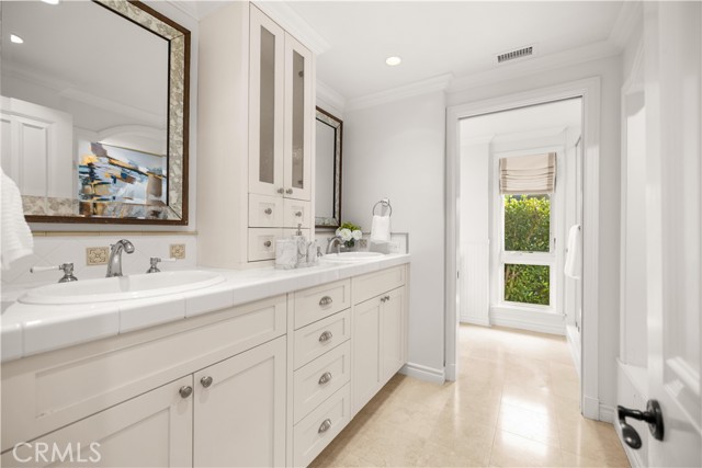 Detail Gallery Image 37 of 47 For 3 Cypress Point Ln, Newport Beach,  CA 92660 - 4 Beds | 4/1 Baths
