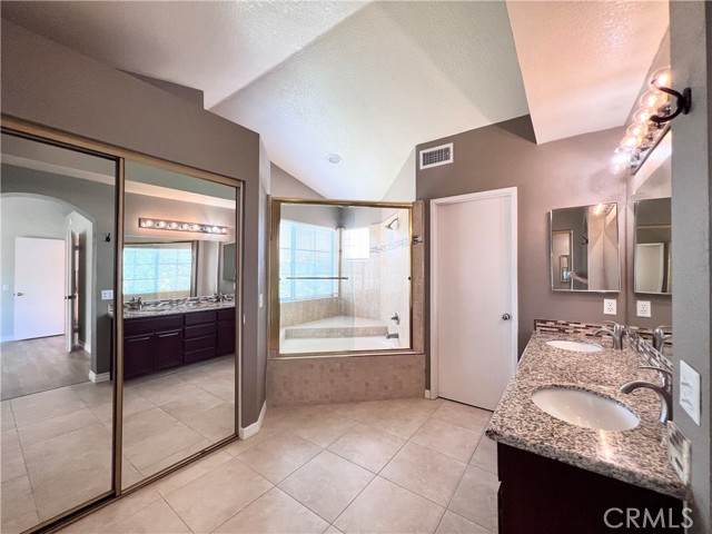 Detail Gallery Image 8 of 18 For 13764 Bay, Fontana,  CA 92336 - 3 Beds | 2/1 Baths