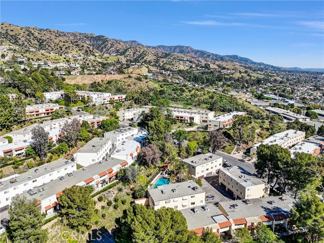 Detail Gallery Image 30 of 36 For 9502 via Salerno, Burbank,  CA 91504 - 2 Beds | 2/1 Baths
