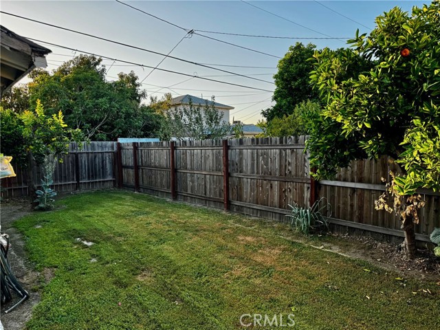 Detail Gallery Image 8 of 12 For 18117 Seine Ave, Artesia,  CA 90701 - 3 Beds | 2 Baths