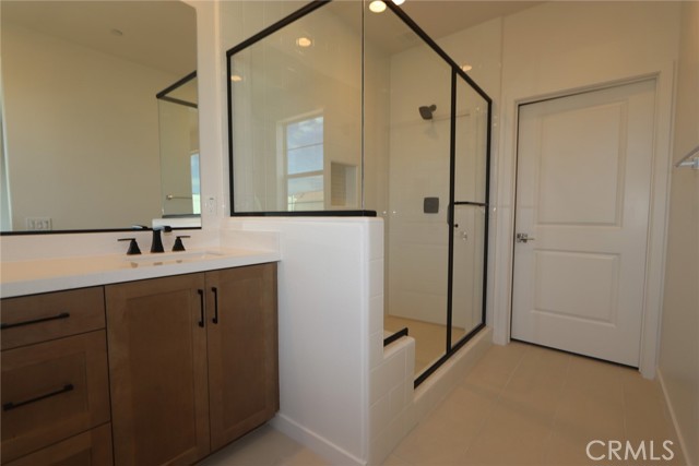 Detail Gallery Image 4 of 14 For 28820 Ridgerock Ct, Canyon Country,  CA 91350 - 2 Beds | 2 Baths