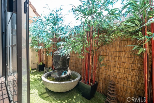 Detail Gallery Image 15 of 16 For 1424 26th #2,  Santa Monica,  CA 90404 - 2 Beds | 2/1 Baths