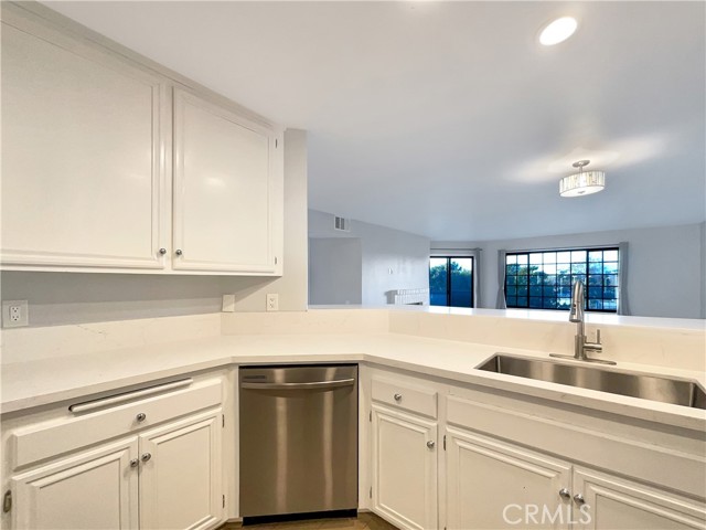 Detail Gallery Image 7 of 24 For 717 Island View Cir, Port Hueneme,  CA 93041 - 2 Beds | 2 Baths