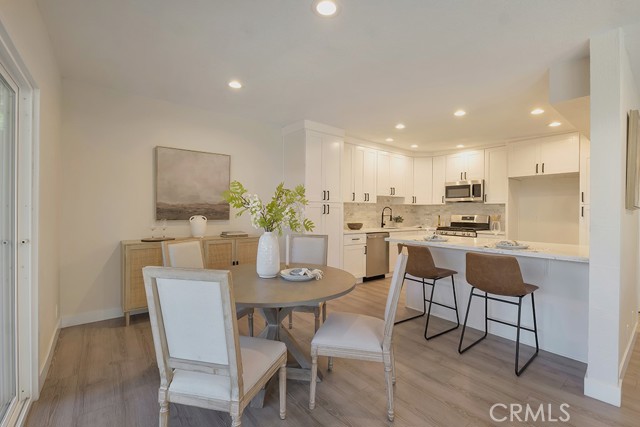 Detail Gallery Image 9 of 28 For 27039 Rio Prado Dr, Valencia,  CA 91354 - 3 Beds | 2 Baths