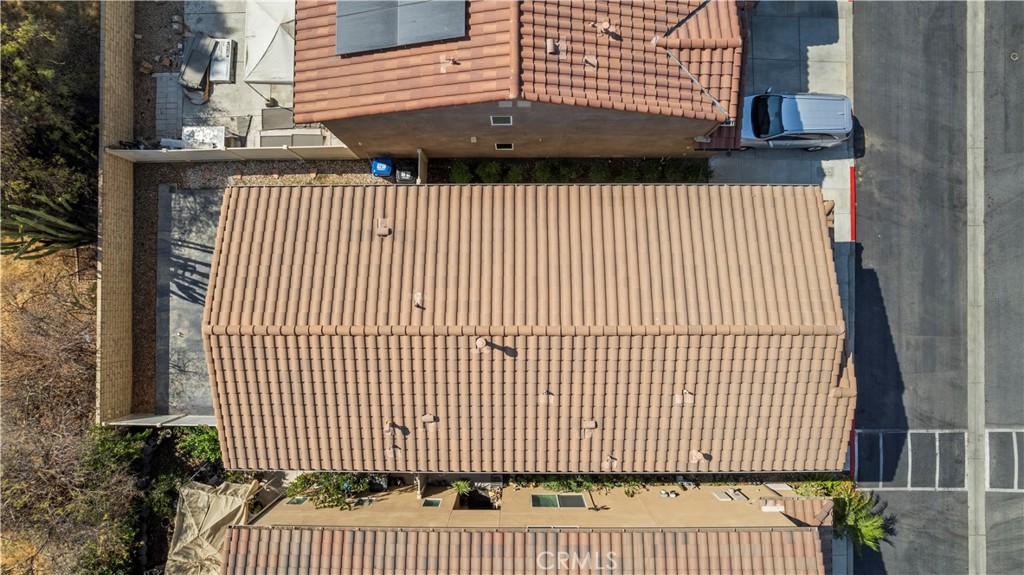https://media.crmls.org/medias/879fbe75-eef4-4a36-8072-c9d86841ec14.jpg?preset=X-Large