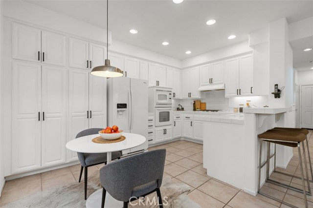 Detail Gallery Image 6 of 36 For 3015 E Avenida De Los Arboles, Thousand Oaks,  CA 91362 - 3 Beds | 2/1 Baths