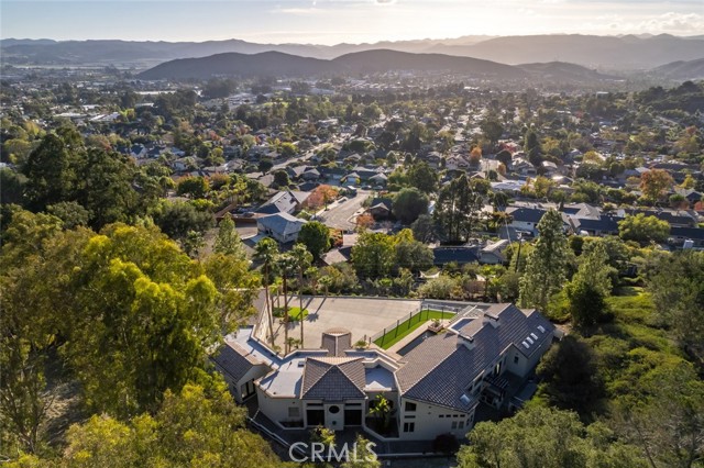 Detail Gallery Image 2 of 49 For 1854 Sydney St, San Luis Obispo,  CA 93401 - 5 Beds | 6/2 Baths