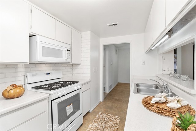 Detail Gallery Image 11 of 16 For 1277 N Kraemer Bld #20,  Placentia,  CA 92870 - 2 Beds | 1 Baths