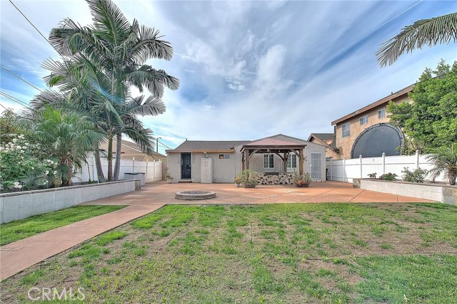 6442 Raymond Avenue, Long Beach CA: https://media.crmls.org/medias/87a05cd9-f0f8-4973-a1d1-690836926b63.jpg