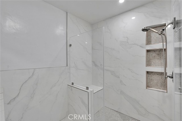 10125 Annetta Ave., South Gate CA: https://media.crmls.org/medias/87a07bd8-97b0-486f-ad13-115f50a50e03.jpg