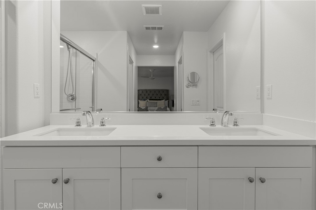 https://media.crmls.org/medias/87a081e1-ec78-470d-88ee-b040ac0150d8.jpg?preset=X-Large