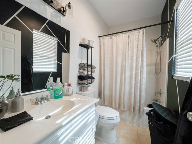 Detail Gallery Image 21 of 54 For 12476 Domingo, Victorville,  CA 92392 - 5 Beds | 4/1 Baths