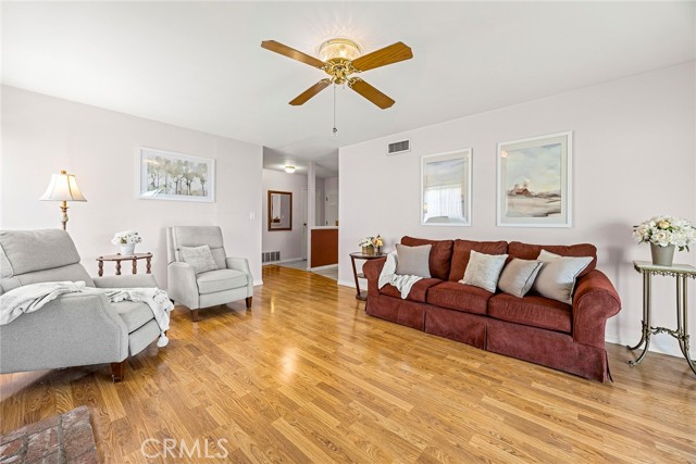 Detail Gallery Image 5 of 23 For 402 Jade Ave, Placentia,  CA 92870 - 4 Beds | 2 Baths