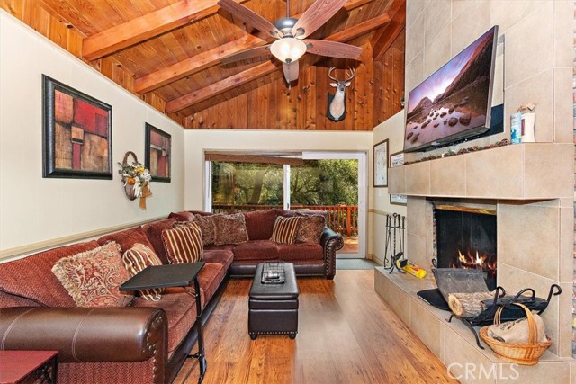 Detail Gallery Image 9 of 38 For 460 Delle Dr, Crestline,  CA 92325 - 4 Beds | 2 Baths