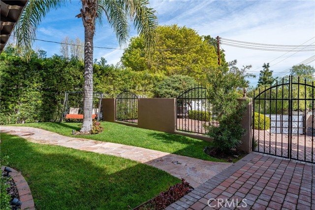 5005 Delita Place, Woodland Hills CA: https://media.crmls.org/medias/87a11f1f-9c03-4e03-a699-6addd55d8500.jpg