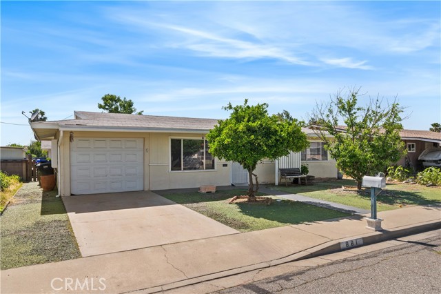 Detail Gallery Image 1 of 30 For 881 Majela Ln, Hemet,  CA 92543 - 2 Beds | 2 Baths