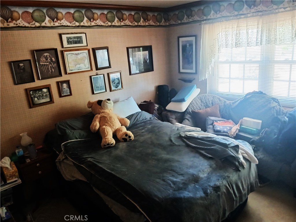 https://media.crmls.org/medias/87a1c9dc-52ba-464d-b8e4-92f825f2f27f.jpg?preset=X-Large