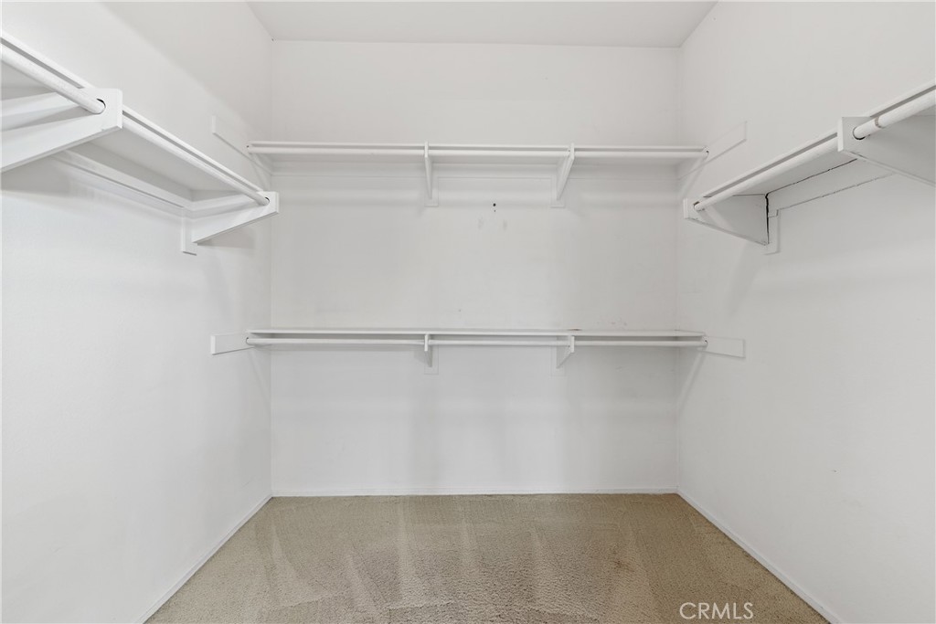 https://media.crmls.org/medias/87a28954-2999-4a29-bba8-e2ebf44e4661.jpg?preset=X-Large