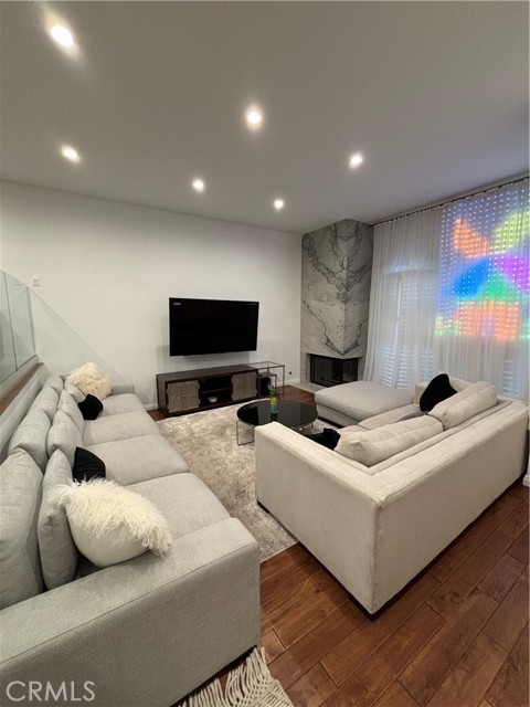 5533 Edward E Horton Lane, Encino CA: https://media.crmls.org/medias/87a2a3a4-fbed-4766-99b4-20dacee5f941.jpg