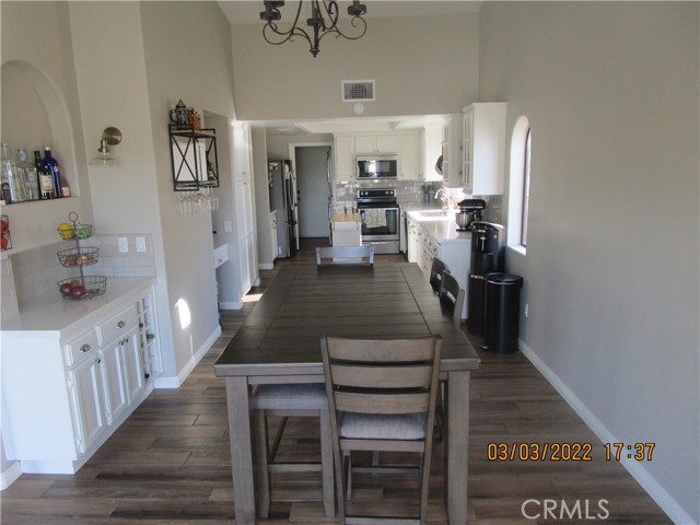 Detail Gallery Image 10 of 50 For 23050 Compass, Canyon Lake,  CA 92587 - 3 Beds | 2 Baths