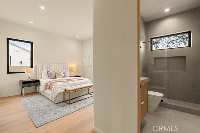 Detail Gallery Image 29 of 58 For 5525 Carpenter Ave, Valley Village,  CA 91607 - 5 Beds | 6/1 Baths