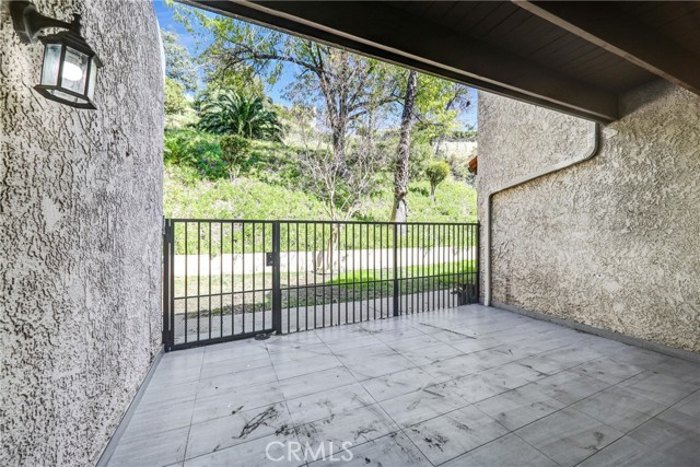 Detail Gallery Image 16 of 37 For 8038 via Pompeii, Burbank,  CA 91504 - 3 Beds | 3 Baths