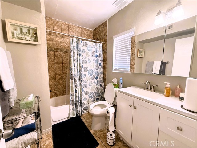 Detail Gallery Image 22 of 35 For 2302 8th St, La Verne,  CA 91750 - 7 Beds | 4 Baths