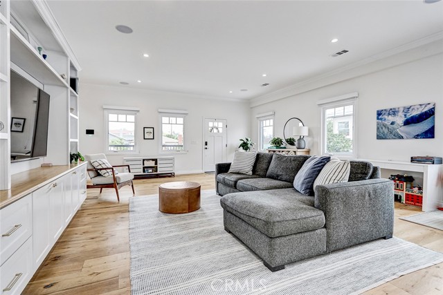 Detail Gallery Image 18 of 52 For 825 Center, El Segundo,  CA 90245 - 4 Beds | 3 Baths