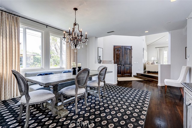 Detail Gallery Image 8 of 40 For 669 25th St, Manhattan Beach,  CA 90266 - 4 Beds | 4 Baths