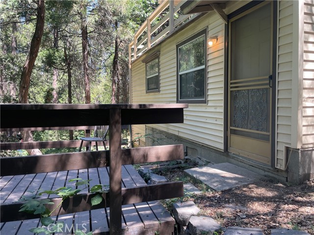 652 Knoll Drive, Crestline CA: https://media.crmls.org/medias/87a6177d-7b85-4d18-a160-b203bc2741b8.jpg