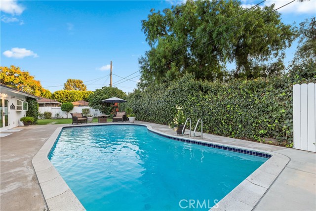 Detail Gallery Image 4 of 33 For 1072 Charwood Ln, North Tustin,  CA 92705 - 4 Beds | 2/2 Baths