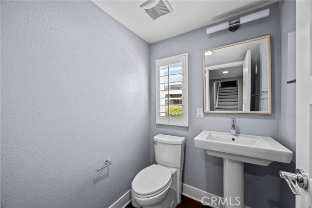 3 Compass Court, Aliso Viejo CA: https://media.crmls.org/medias/87a6ce6e-77f6-485e-838f-ae851e5e683c.jpg
