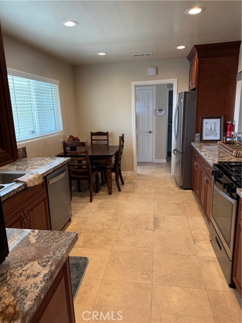 2414 Robalo Avenue, San Pedro CA: https://media.crmls.org/medias/87a6db58-523d-46ec-b76e-8625bd0e6a40.jpg