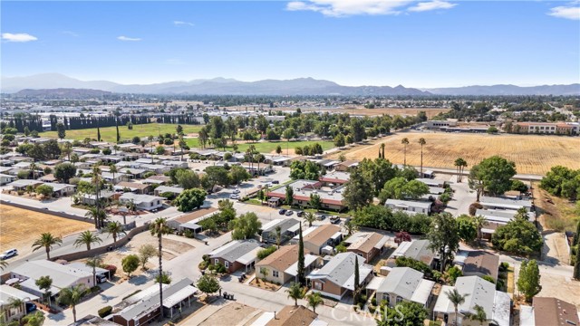 913 S Grand Avenue, San Jacinto CA: https://media.crmls.org/medias/87a6f9b1-7f7b-4de0-a720-2d9653725e65.jpg