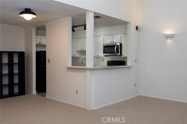 Detail Gallery Image 6 of 19 For 5255 Bellingham Ave #208,  Valley Village,  CA 91607 - 1 Beds | 1/1 Baths