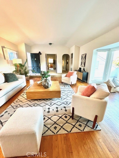 Detail Gallery Image 5 of 33 For 6476 San Marco, –,  CA 90068 - 2 Beds | 3/1 Baths