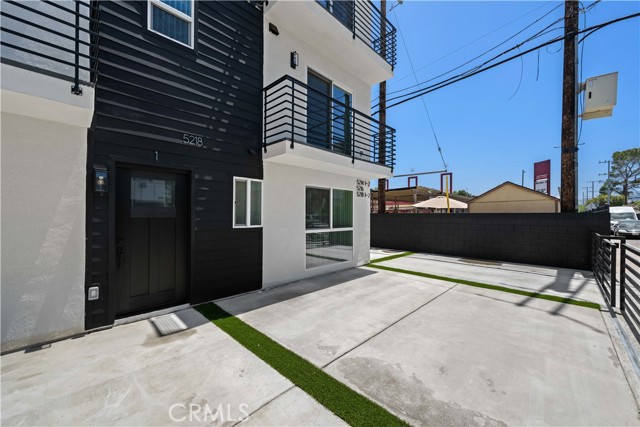 Detail Gallery Image 4 of 69 For 5218 Auckland Ave, Toluca Lake,  CA 91601 - – Beds | – Baths