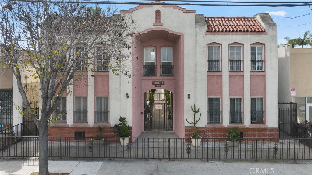 1738 E 4th Street #1