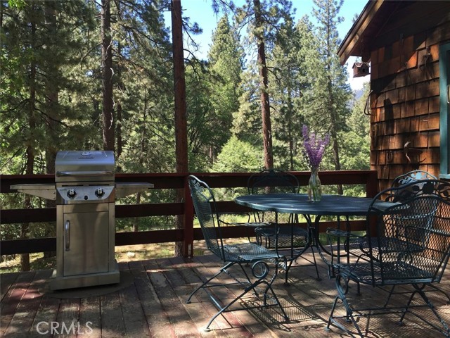54050 Pine Crest Avenue, Idyllwild CA: https://media.crmls.org/medias/87a965c8-6c4e-4eeb-9fc8-d5330137e385.jpg