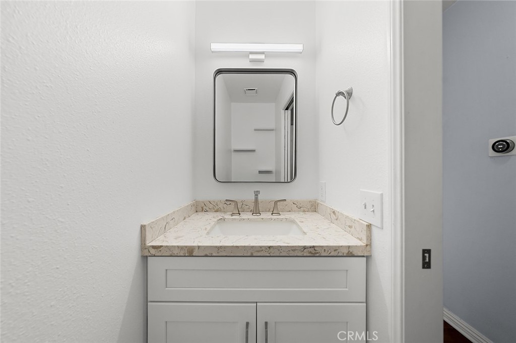 https://media.crmls.org/medias/87a9900f-7eb7-46f5-90b6-94286cea2816.jpg?preset=X-Large