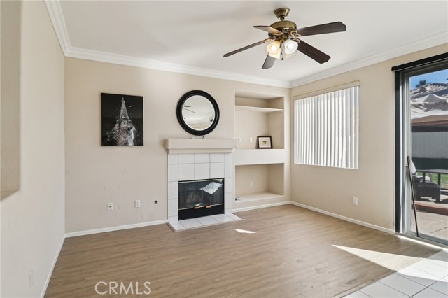 Detail Gallery Image 13 of 47 For 5667 Dartmoor Cir, Oceanside,  CA 92057 - 4 Beds | 3 Baths