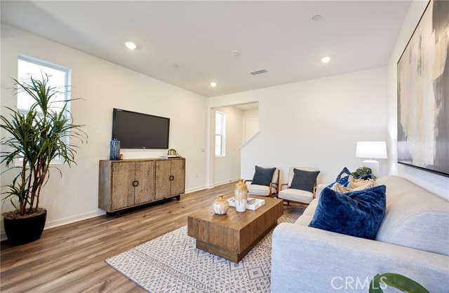 Detail Gallery Image 9 of 55 For 16554 Stone Pine Ln, Fontana,  CA 92336 - 3 Beds | 2/1 Baths
