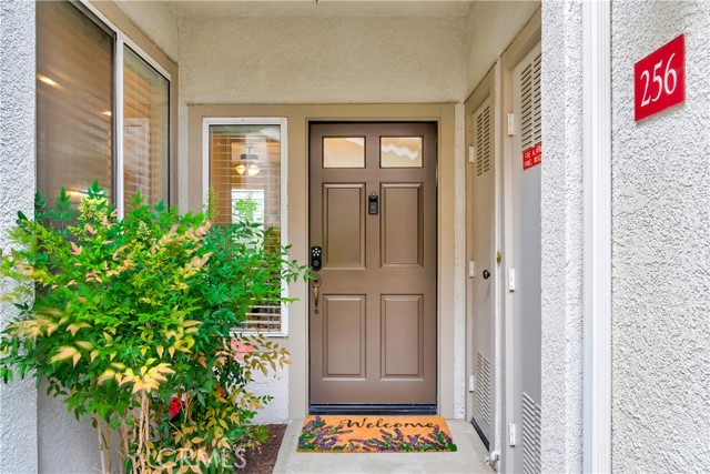 Detail Gallery Image 1 of 36 For 256 California Ct, Mission Viejo,  CA 92692 - 2 Beds | 2 Baths